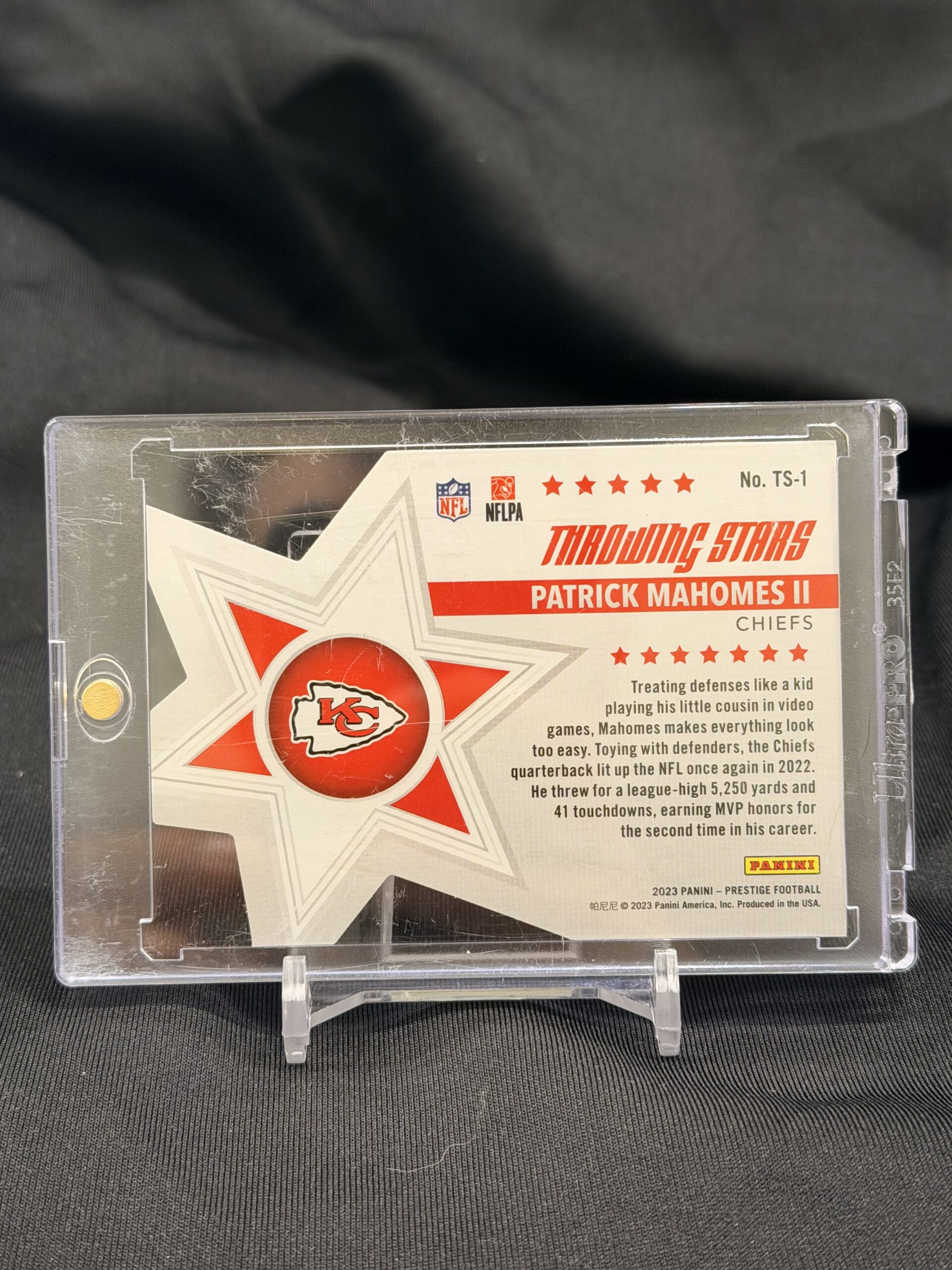 2023 Panini Prestige Throwing Stars Patrick Mahomes II - Image 2