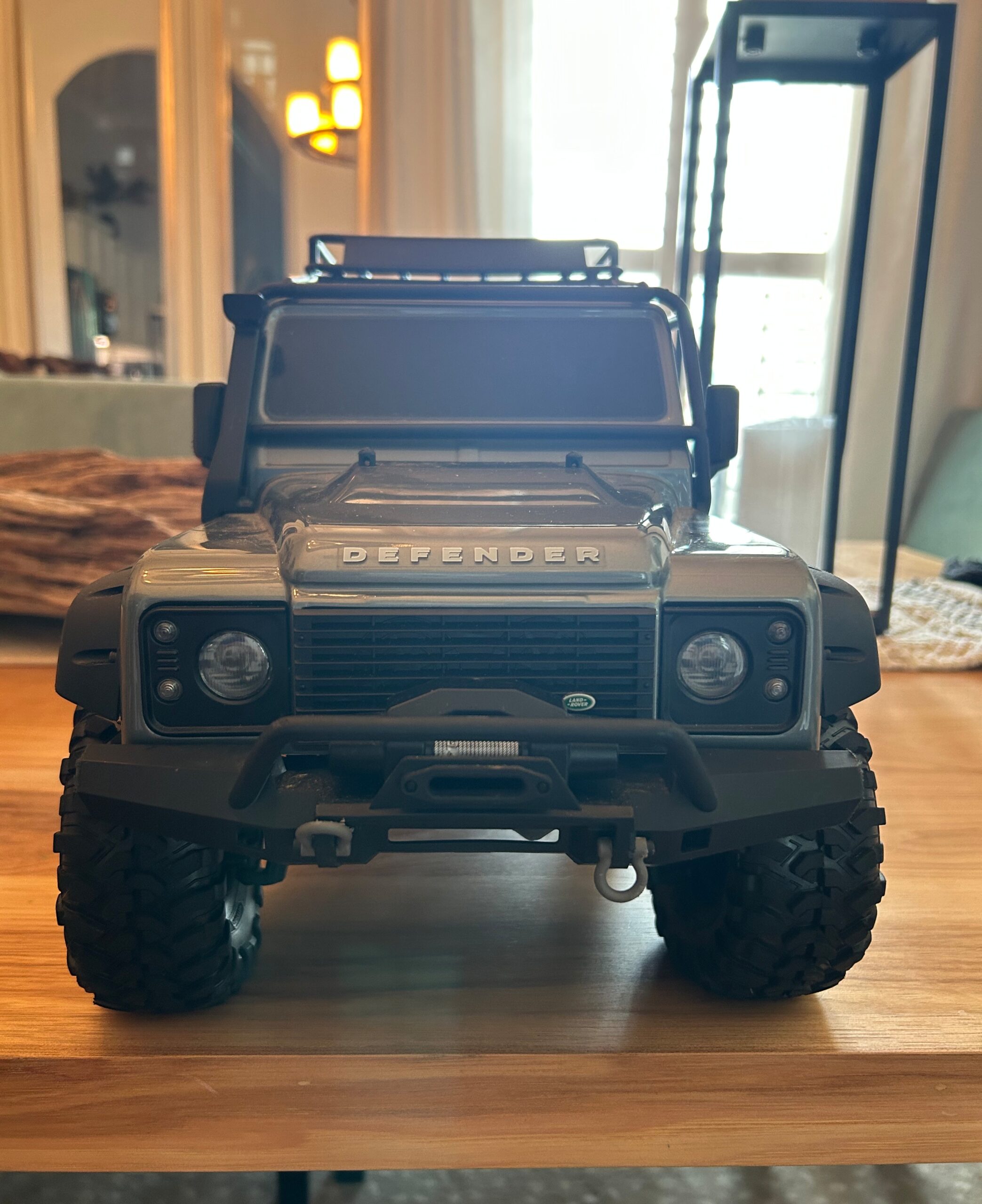 Traxxas TRX-4 1/10 Scale Trail Rock Crawler with Land Rover Defender Body - Image 3