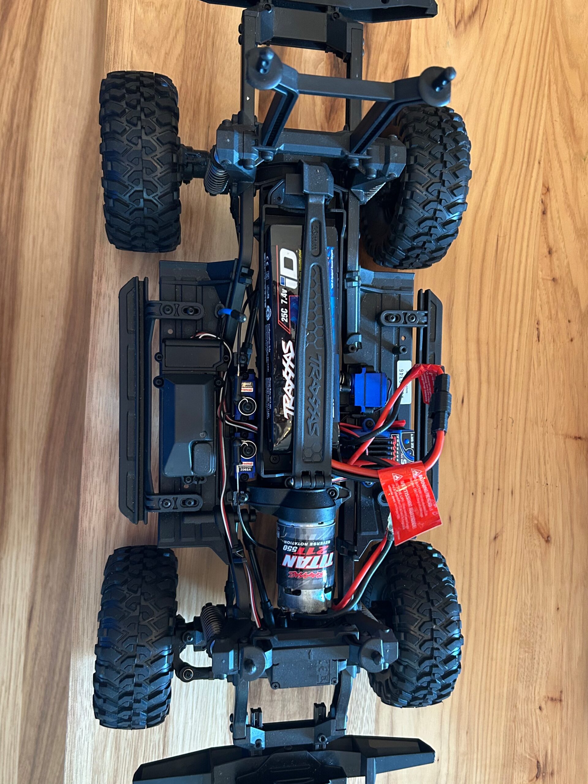 Traxxas TRX-4 1/10 Scale Trail Rock Crawler with Land Rover Defender Body - Image 8