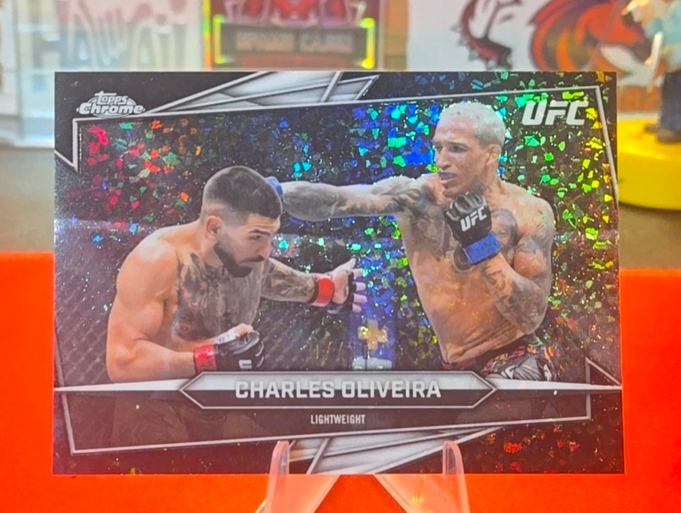 2026 Topps Chrome UFC Charles Oliveira #150 Black Speckle Refractor