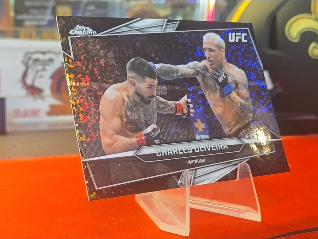 2026 Topps Chrome UFC Charles Oliveira #150 Black Speckle Refractor - Image 4